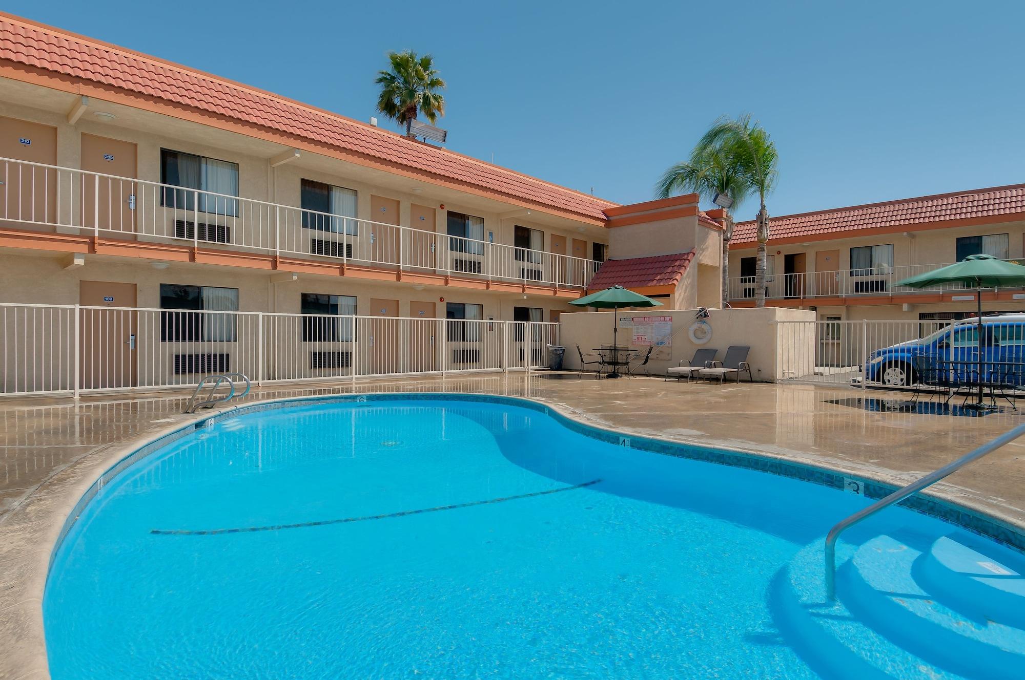 Vagabond Inn Bakersfield North Esterno foto