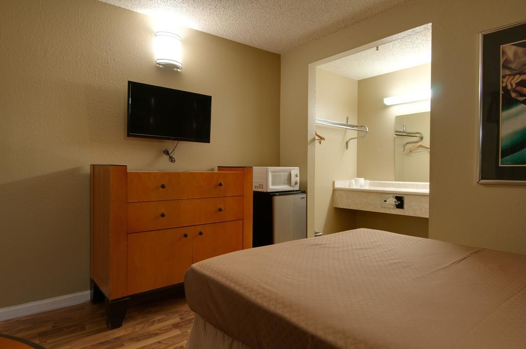 Vagabond Inn Bakersfield North Esterno foto