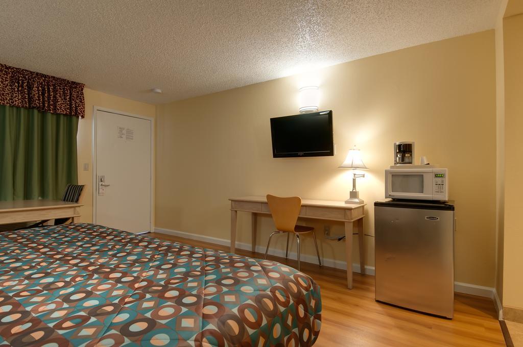 Vagabond Inn Bakersfield North Esterno foto